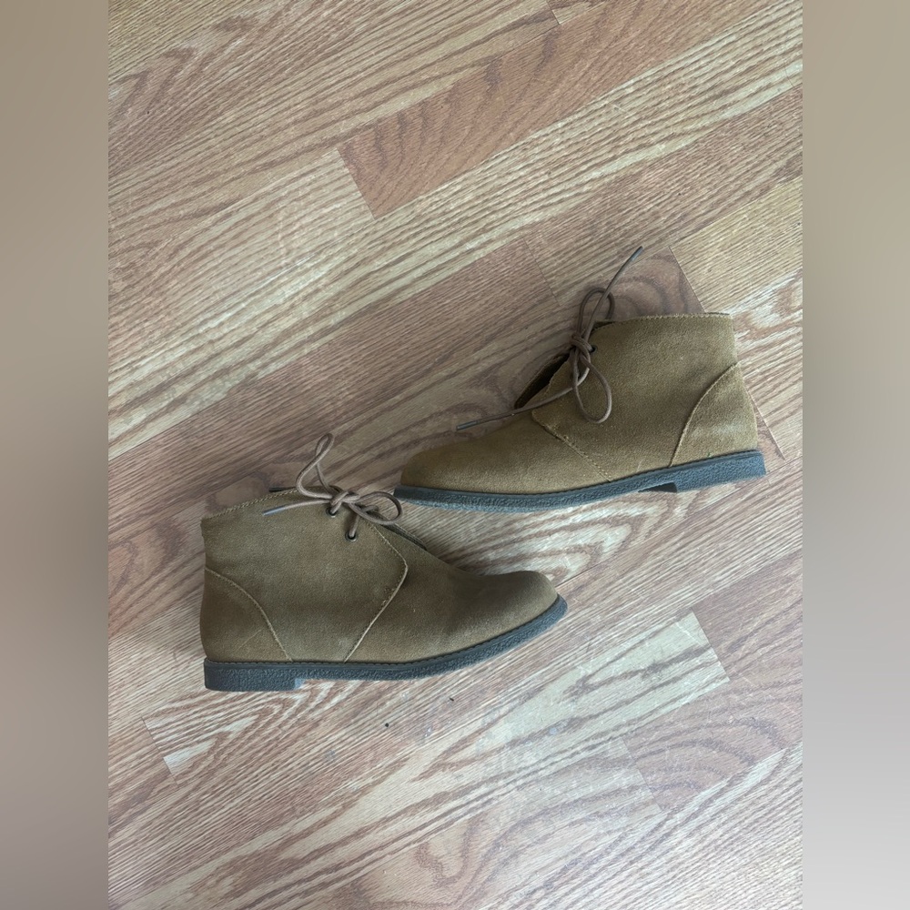 ROCKET DOG Suede Ankle Booties – New in Box – Size 9